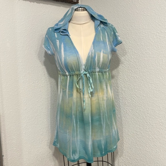 Beach Cover up with hood - great tie die colors! - Picture 1 of 3